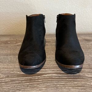 SODA Women's Black suede Ankle Boots/booties sz 8